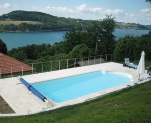 Pose d'une piscine à coque à Bilieu