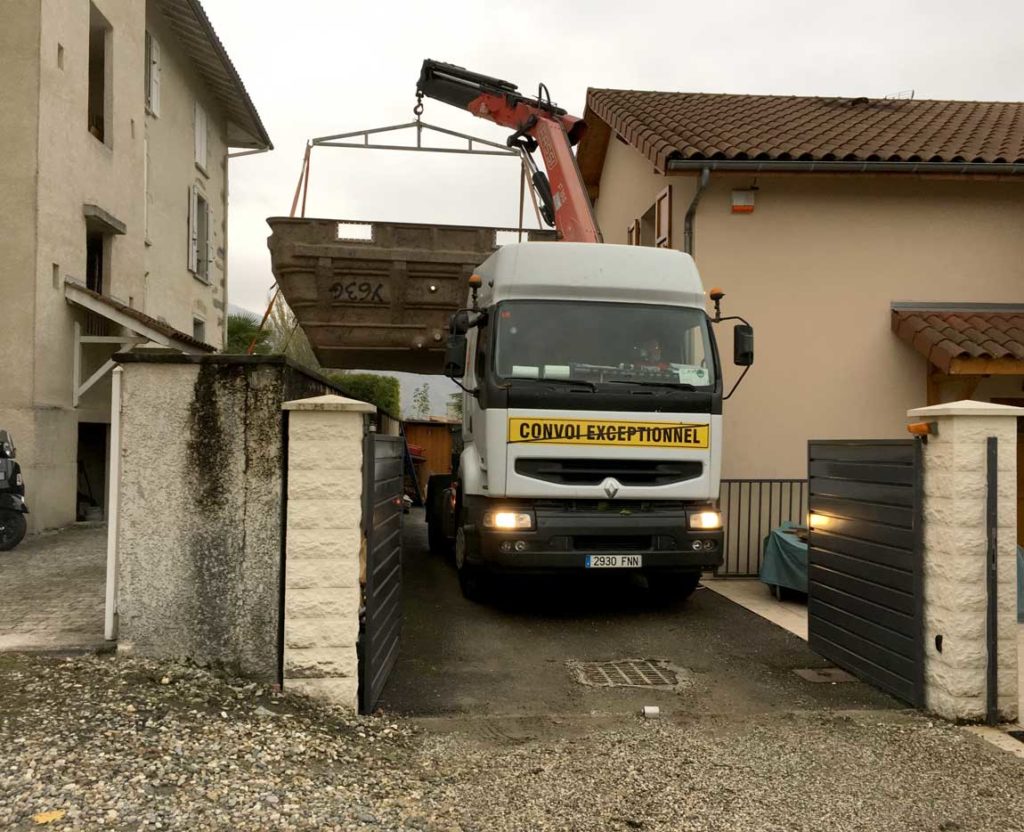 Transport et pose d'une piscine à coque à Domène