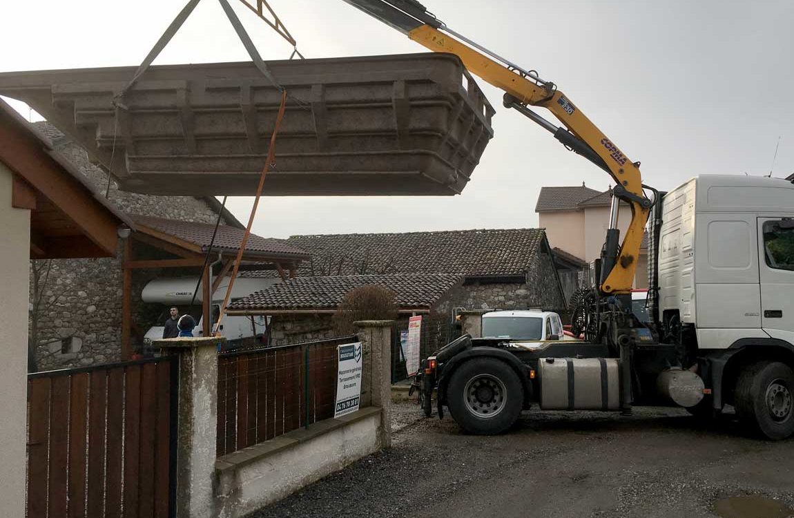 Livraison et pose d'une piscine à coque au Touvet