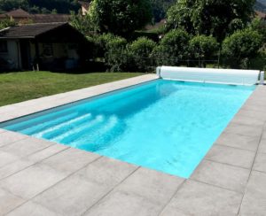 Construction d'une piscine à coque et d'un volet hors sol à Villard Bonnot