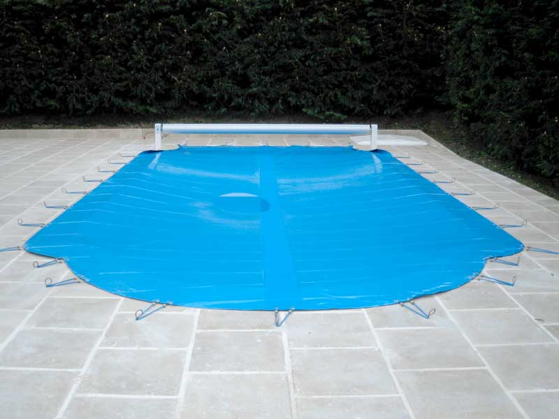 La couverture d'hivernage piscine