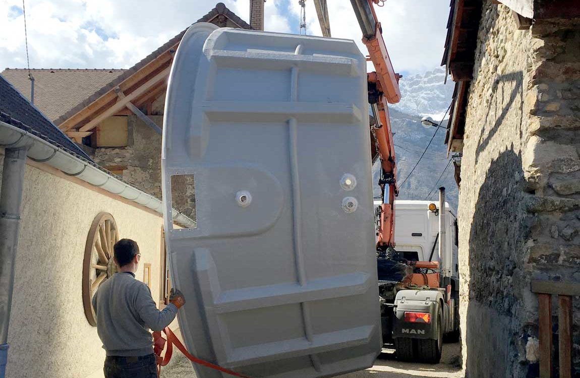 Livraison et pose d'une piscine à coque à Vif