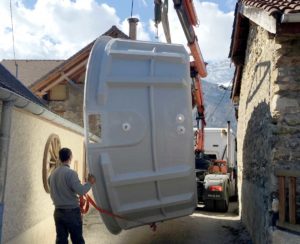 Livraison et pose d'une piscine à coque à Vif