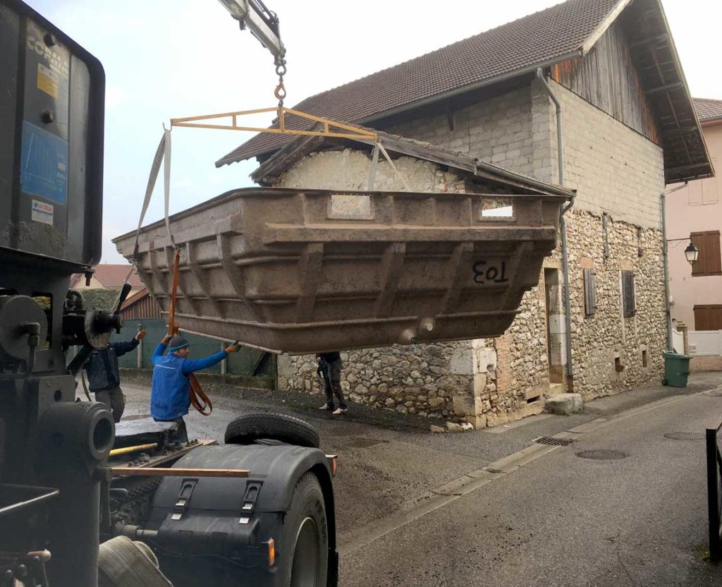 Livraison et pose d'une piscine à coque au Touvet