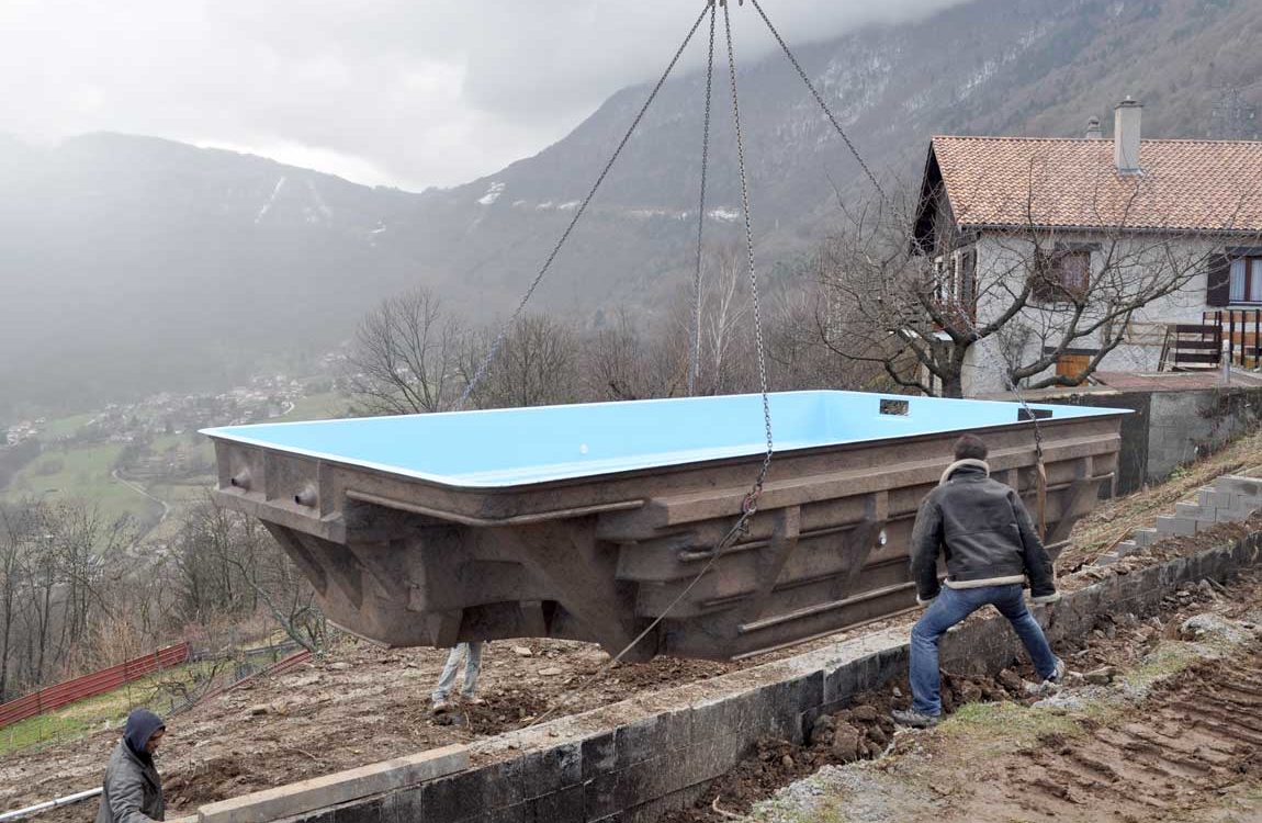 Livraison et pose d'une piscine à coque à Notre Dame de Commiers