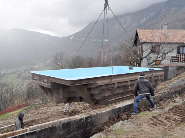 Livraison et pose d’une piscine à coque à Notre Dame de Commiers