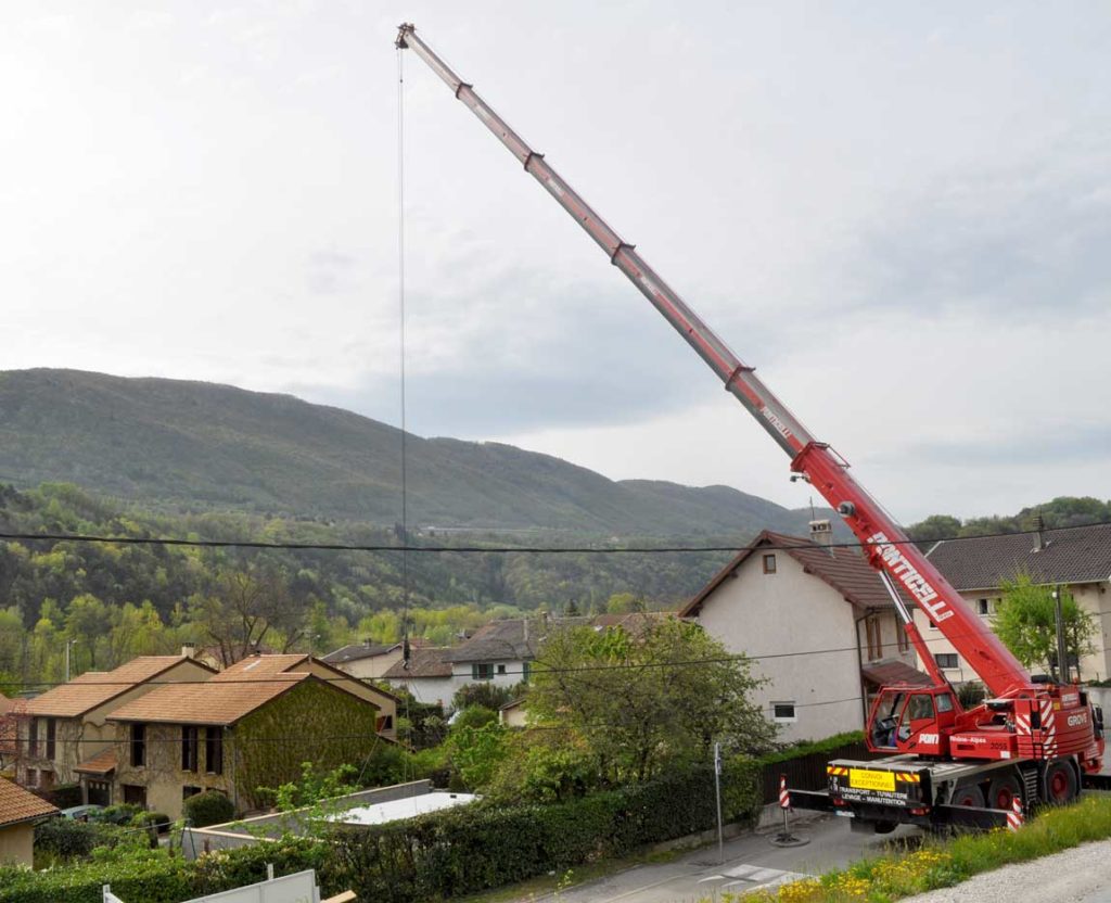 Transport et pose d'une piscine à coque à Le Gua