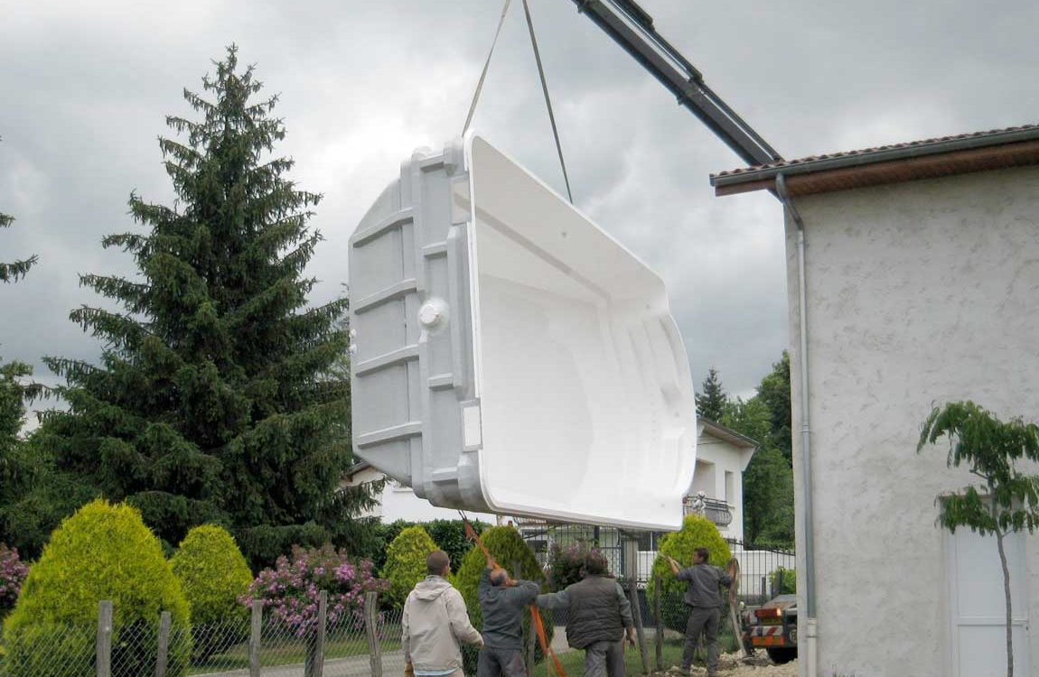 Transport et pose d'une piscine à coque à La Frette