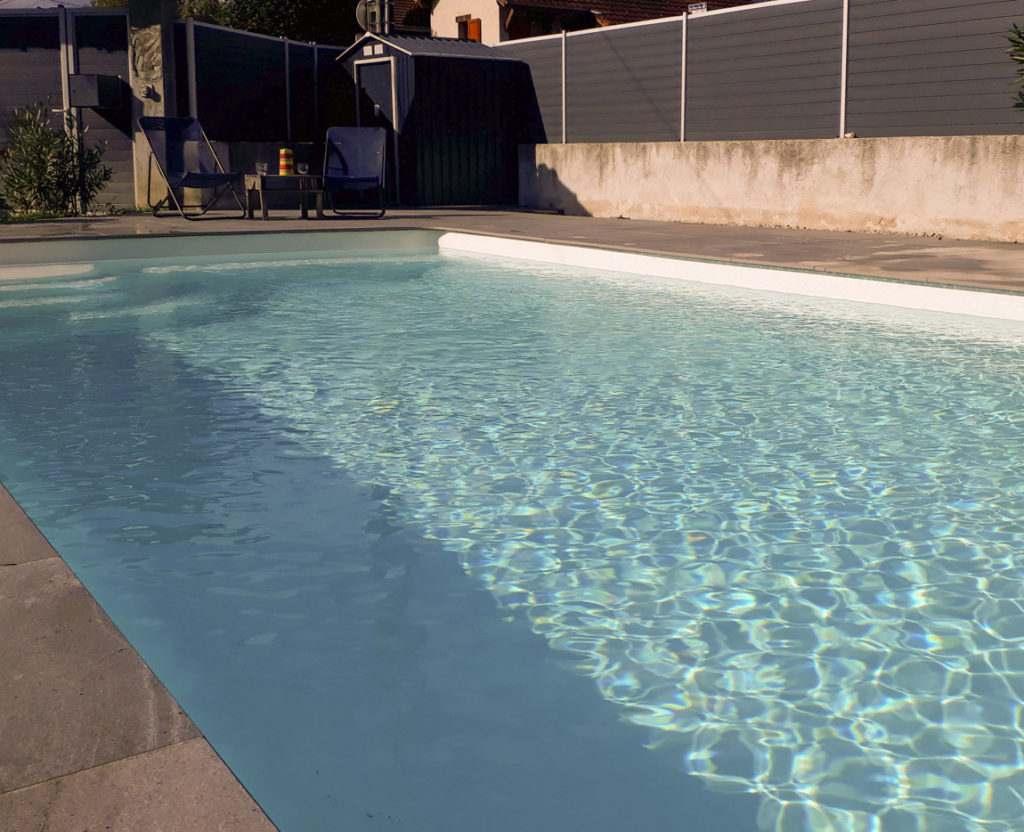 Piscine à coque à Saint Martin d'Hères