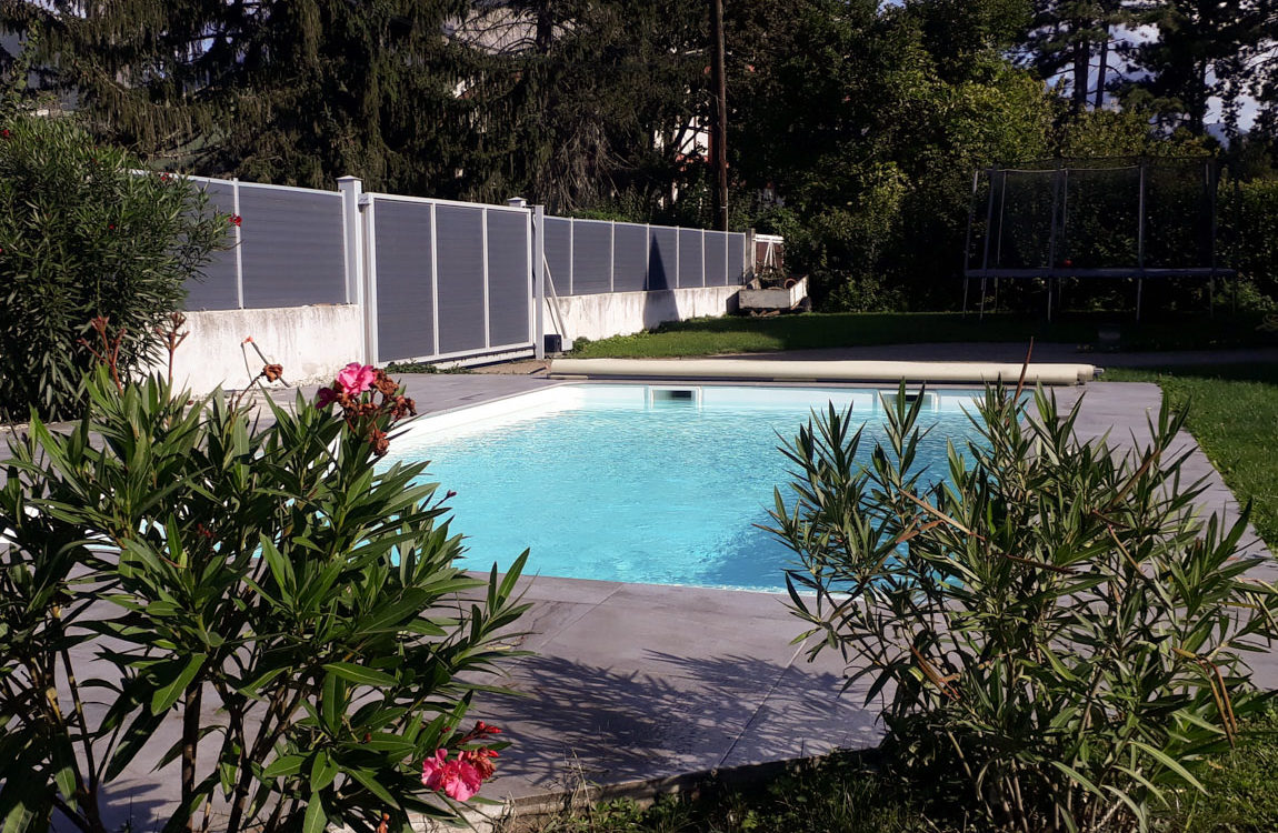 Piscine à coque à Saint Martin d'Hères