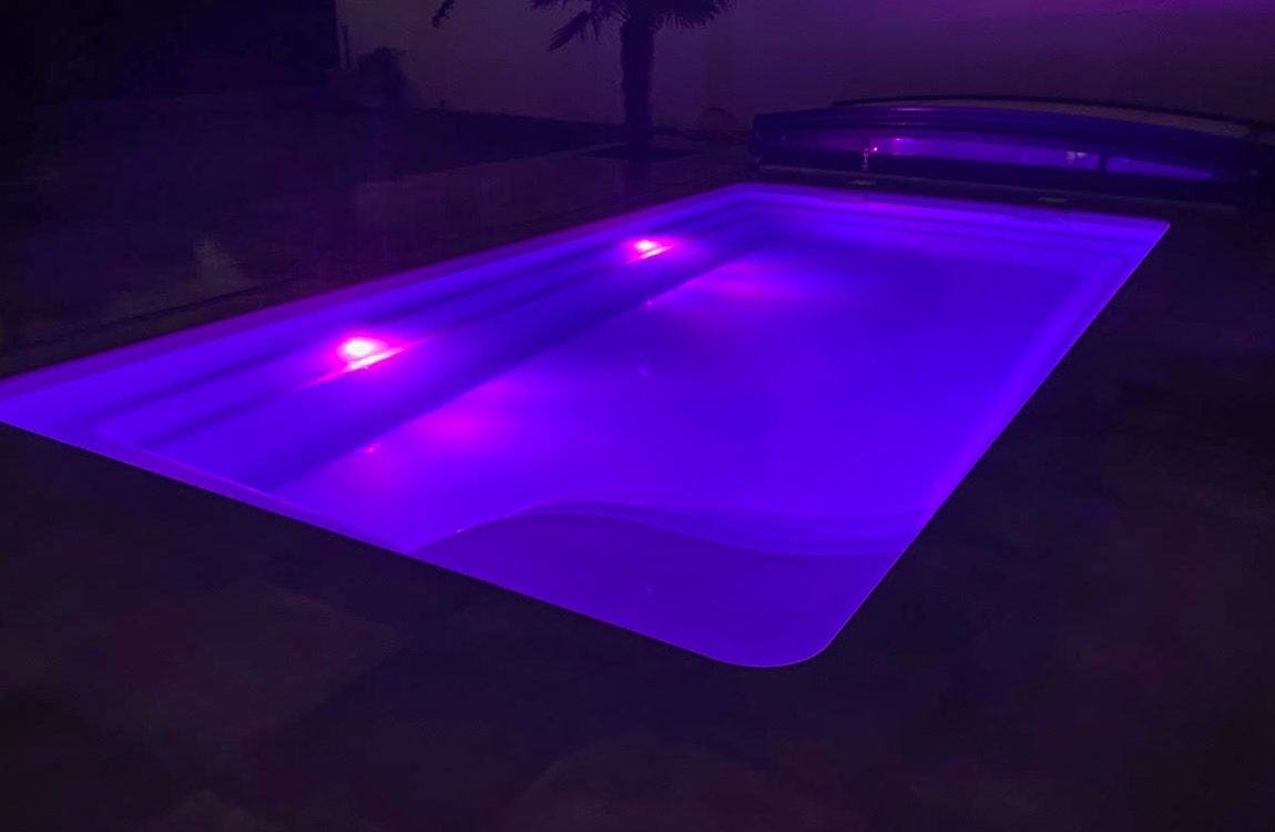 Illumination de piscine de nuit