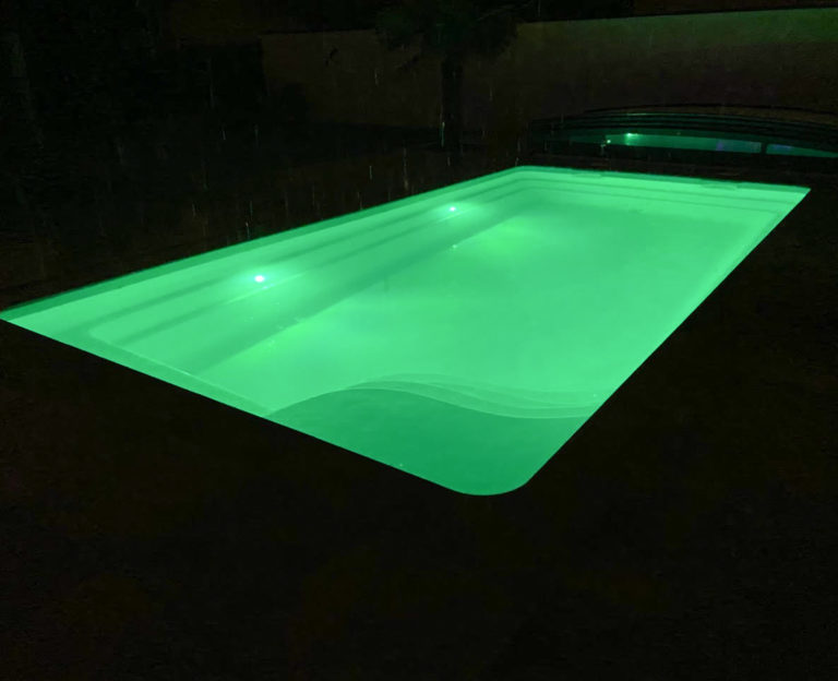 Illumination de piscine de nuit