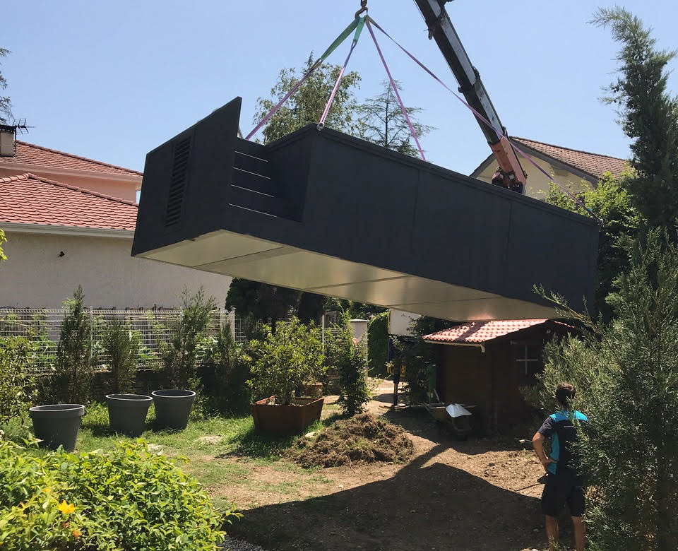 Livraison d'une piscine conteneur