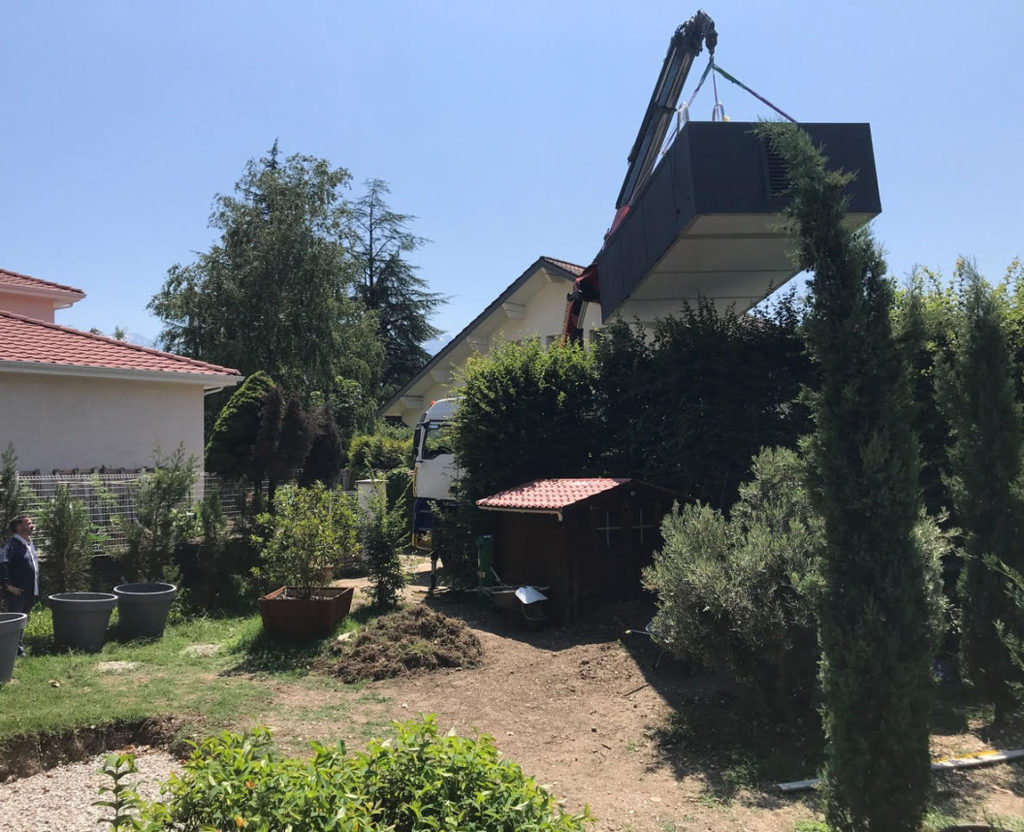 Livraison d'une piscine conteneur